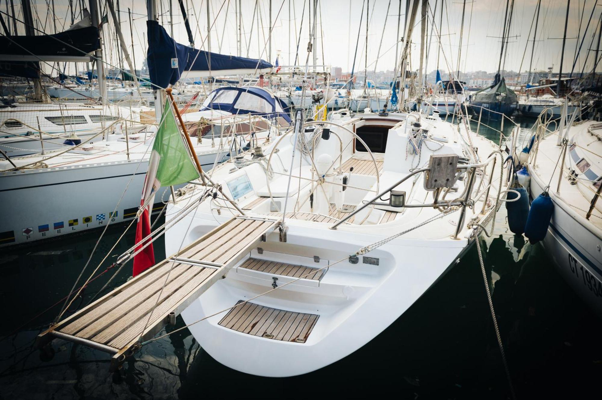 Sleep In Boat Hotell Catania Eksteriør bilde
